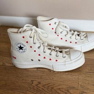 Collectible Converse Chuck Taylor High Tops w/Embroidered Hearts W9/M7.5